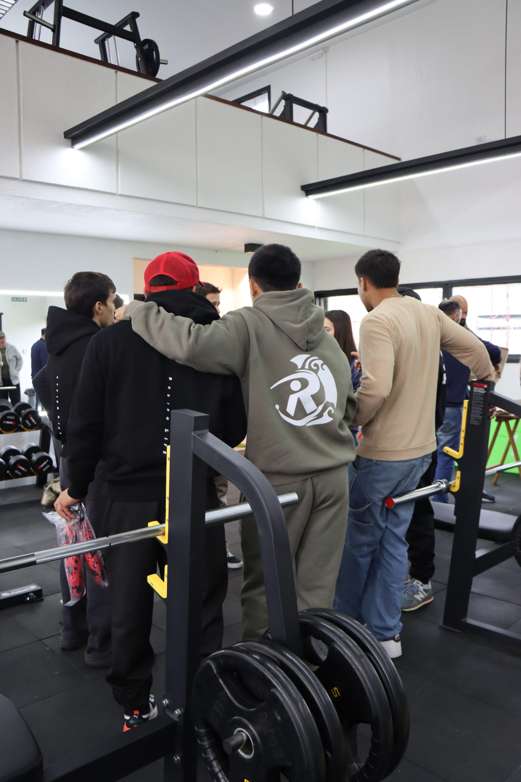 Comunidad de Red Fitness reunida en la sede Villa Elisa